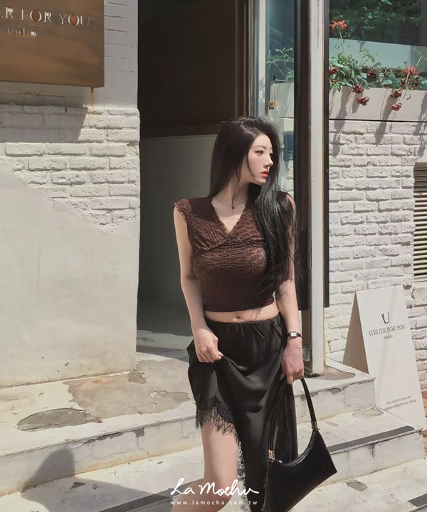 皺皺蕾絲V領滾邊背心